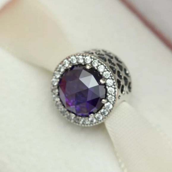 Pandora Royal Purple radiant Hearts charm. - Picture 8 of 8